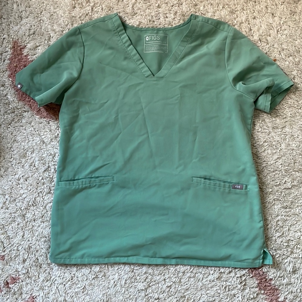 EUC - jade figs Casma scrub top